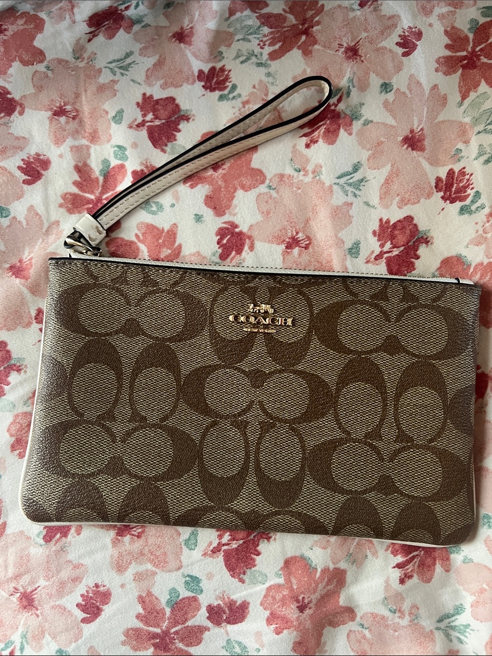Coach wrislet purse